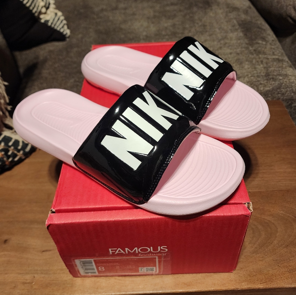 NWOT Nike Pink and Black Slides Size 8